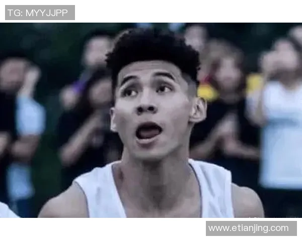 当红球星走进街头球场体验野球足球真实激情与草根魅力